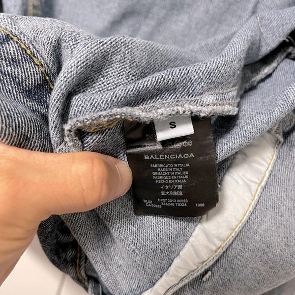Used Oversized Balenciaga BB Mode Denim Jacket - Picture 9 of 12